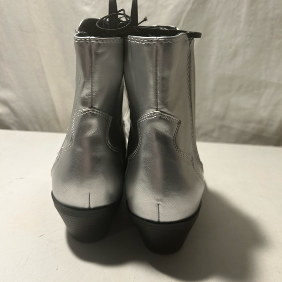 Silver western look ankle boots , 1.5” block heel ,zip sides size 11 NWT - Picture 3 of 6